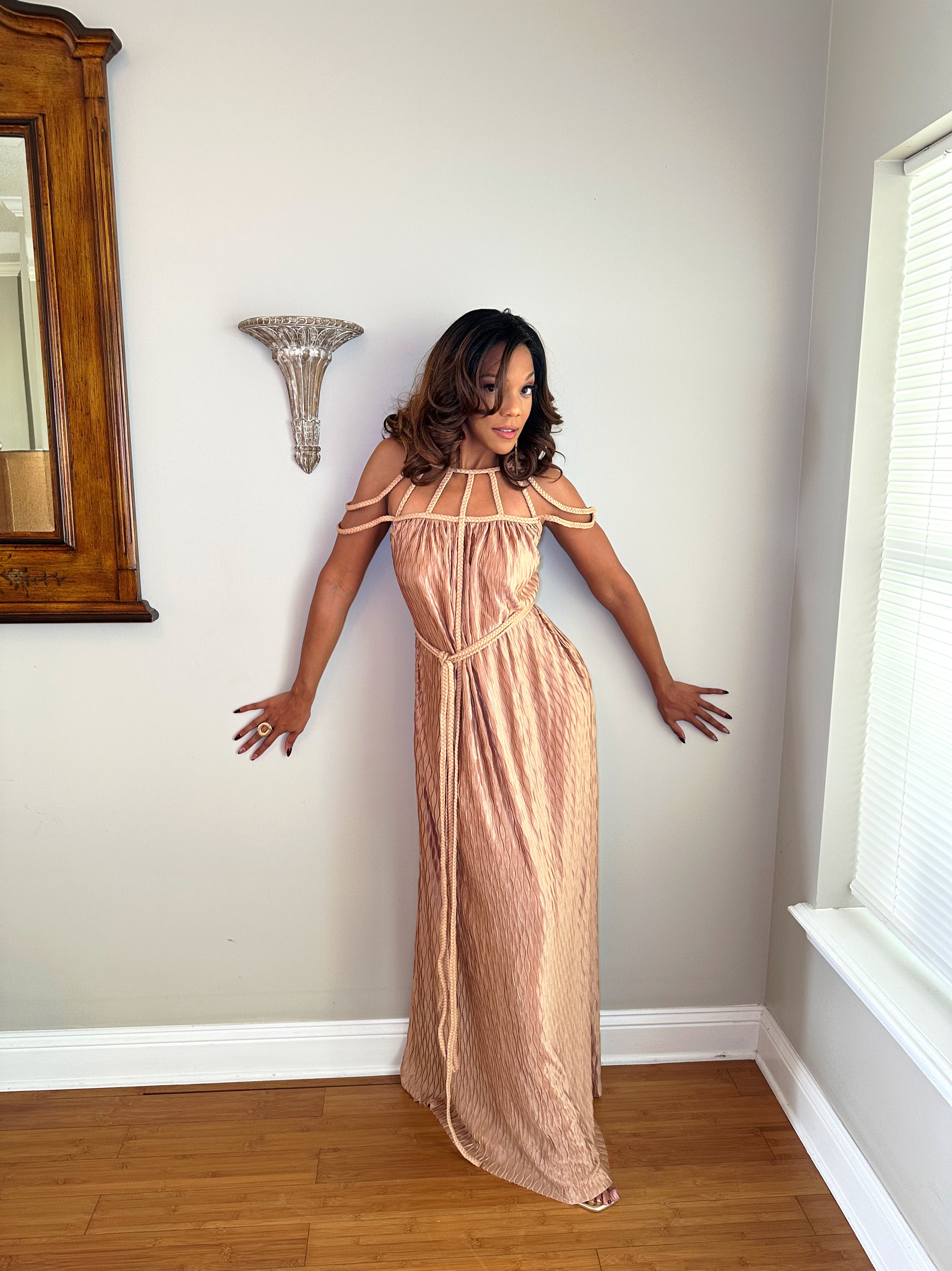 The Rich Housewife Maxi